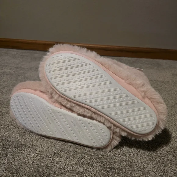 LC Lauren Conrad Pink Fuzzy Slippers - Picture 3 of 4